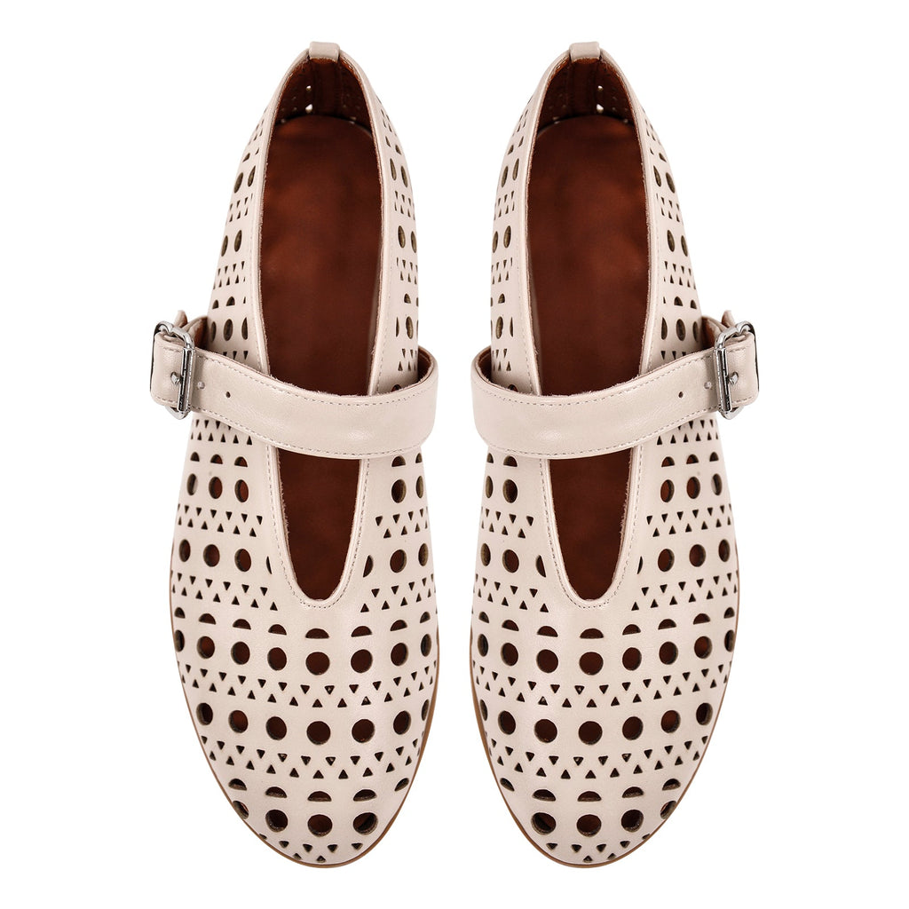 Round Toe Hollow Buckle Flats